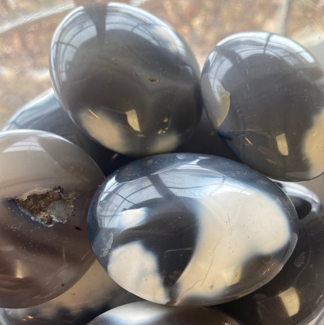 Blue Orca Chalcedony Gallet Mountain Mineral Market